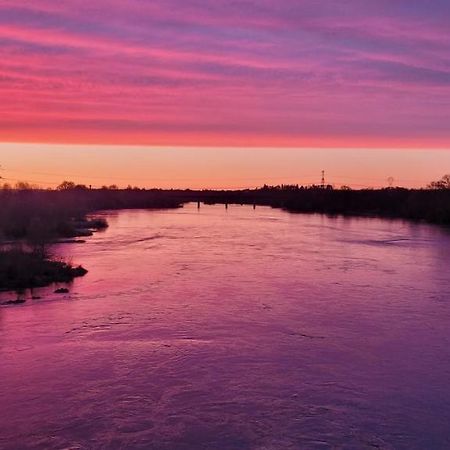 Sur Les Bords De Loire Apartment Montlouis sur Loire Bagian luar foto